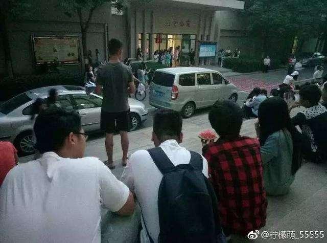 吃瓜群众热情网友,揭秘网络热议背后的故事