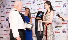 休斯顿颁奖吃瓜群众是谁,吃瓜群众背后的故事