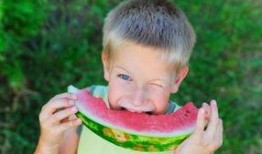 流泪红脸吃瓜群众