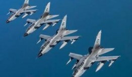 吃瓜群众坐战斗机,空中奇遇记