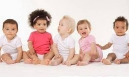 吃瓜群众小孩和妈妈,吃瓜群众小孩与妈妈的温馨日常