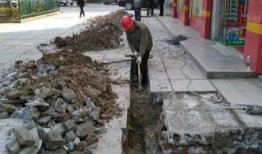 吃瓜群众滨河路