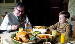 吃瓜群众扔食物电影,一场电影中的狂欢盛宴