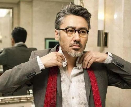 吴秀波的吃瓜群众是什么,娱乐圈风云再起，吃瓜群众热议不断