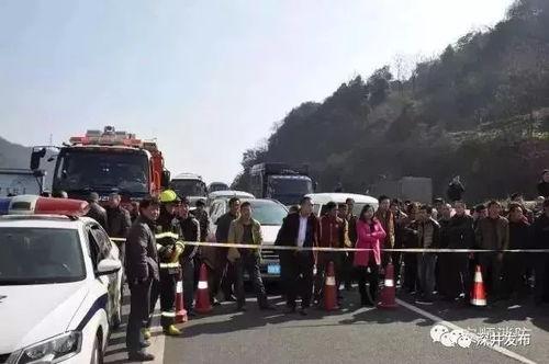 赣州公安吃瓜群众事件,网络舆论与执法边界的风波